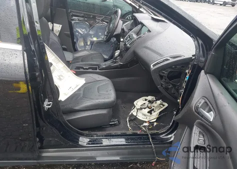 2016 Ford Focus Titanium z USA, uszkodzony, nr VIN 1FADP3N28GL327849